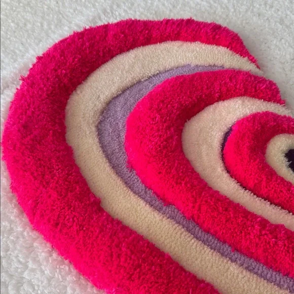 HEART SHAPED MIRROR RUG - Picture 4 of 7
